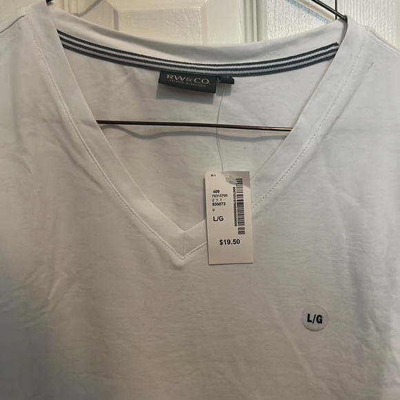 Men’s RW&CO v-neck classic white t-shirt, Size L, NWT - Picture 3 of 3